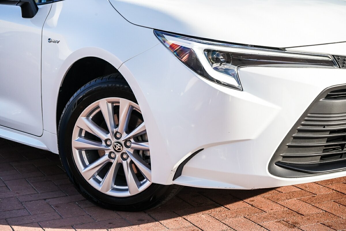Toyota Corolla image 2