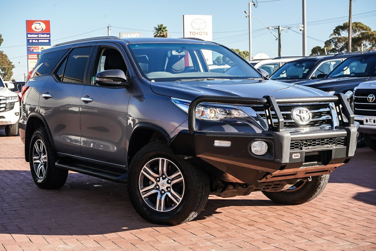 Toyota Fortuner image 1