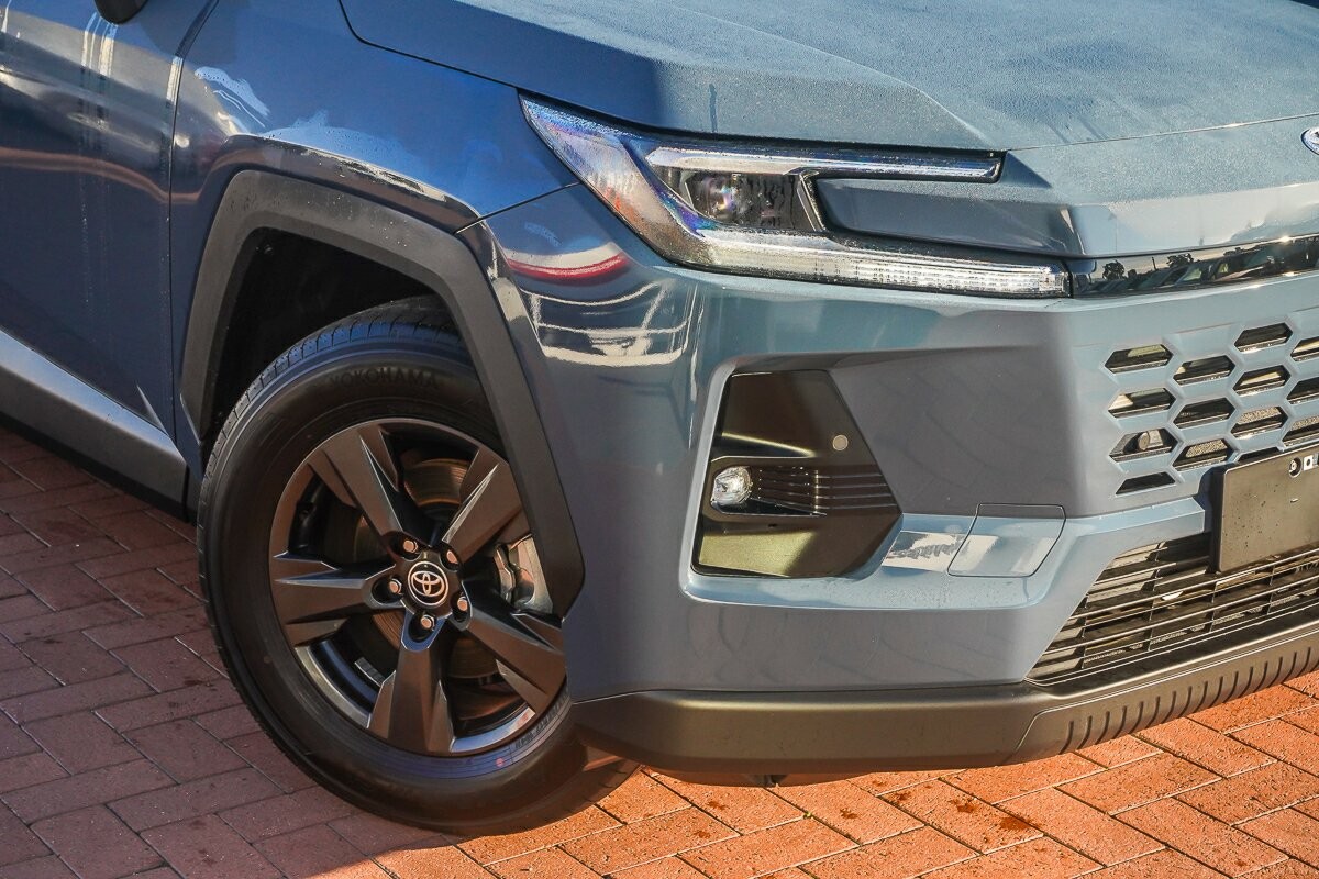Toyota Rav4 image 2