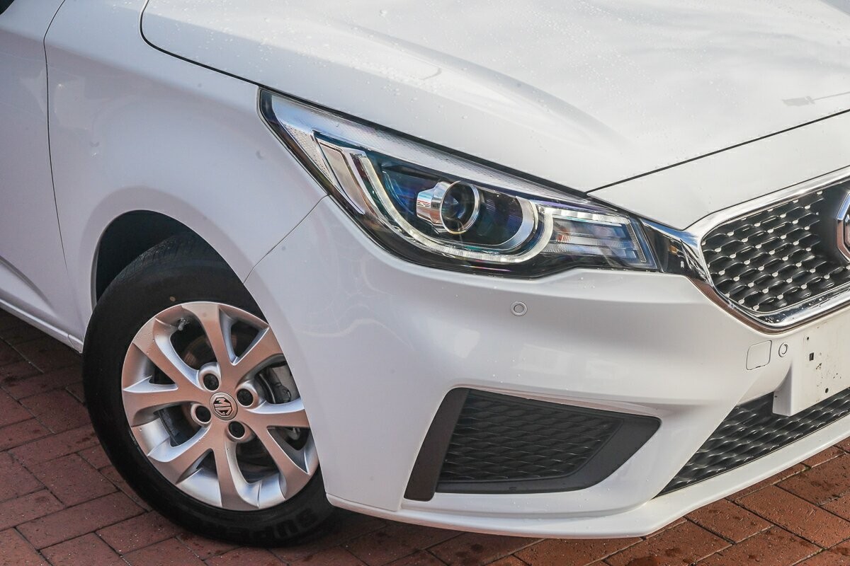 MG Mg3 image 2