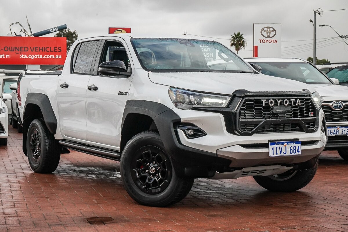 Toyota Hilux image 1