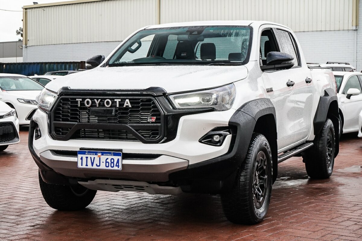 Toyota Hilux image 4