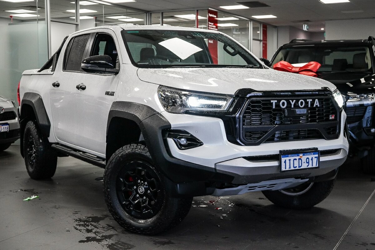 Toyota Hilux image 1