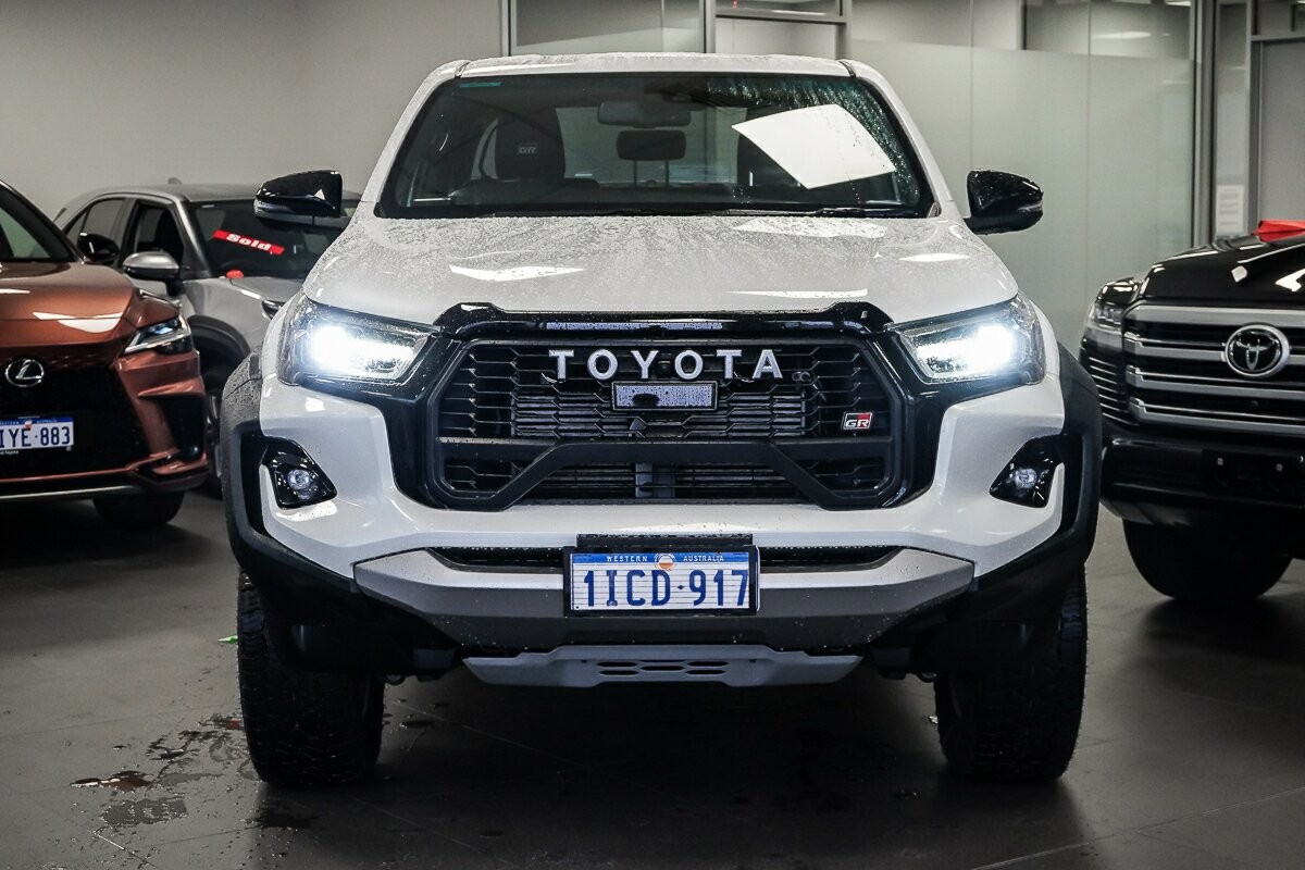 Toyota Hilux image 3