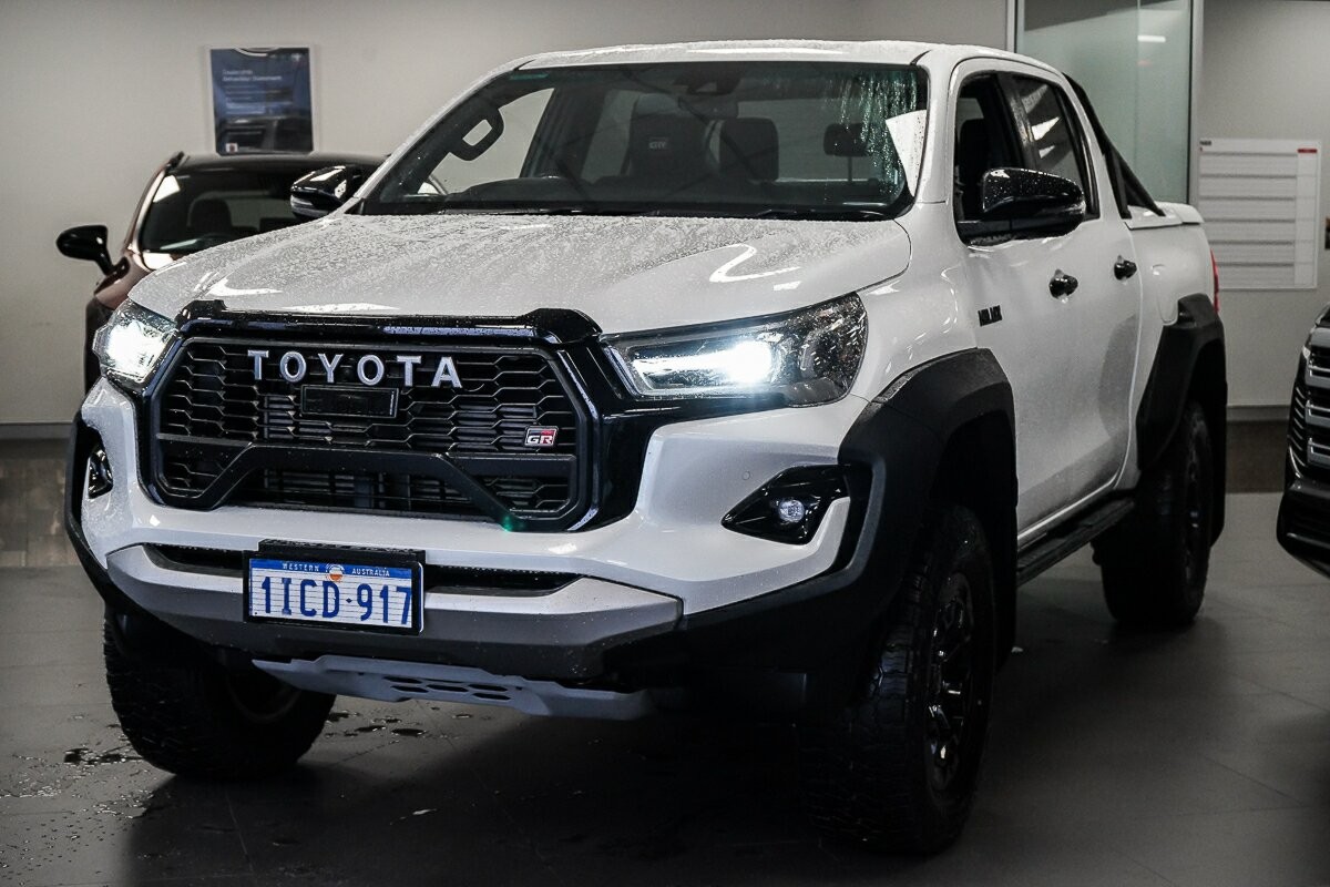 Toyota Hilux image 4