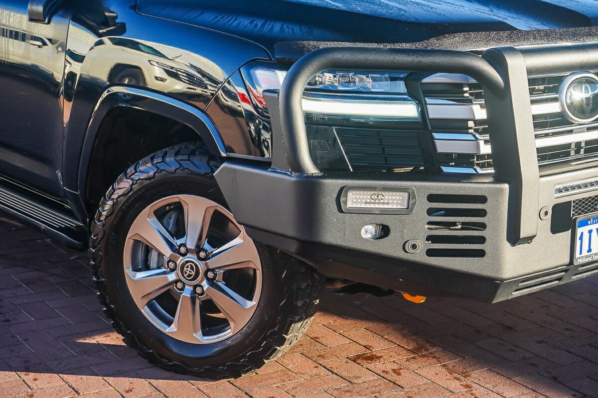 Toyota Landcruiser image 2