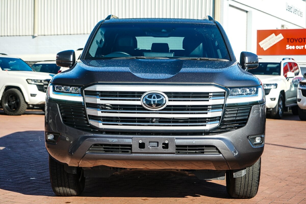 Toyota Landcruiser image 3