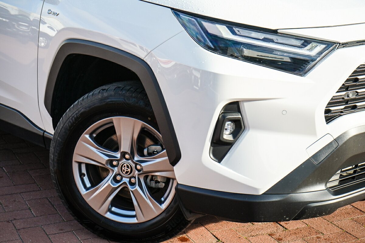 Toyota Rav4 image 2