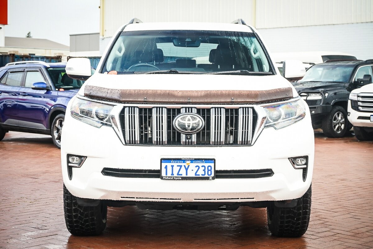 Toyota Landcruiser Prado image 3