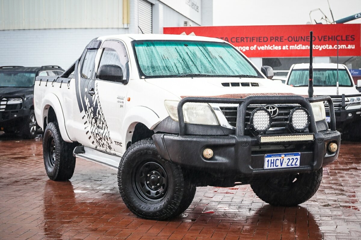 Toyota Hilux image 1