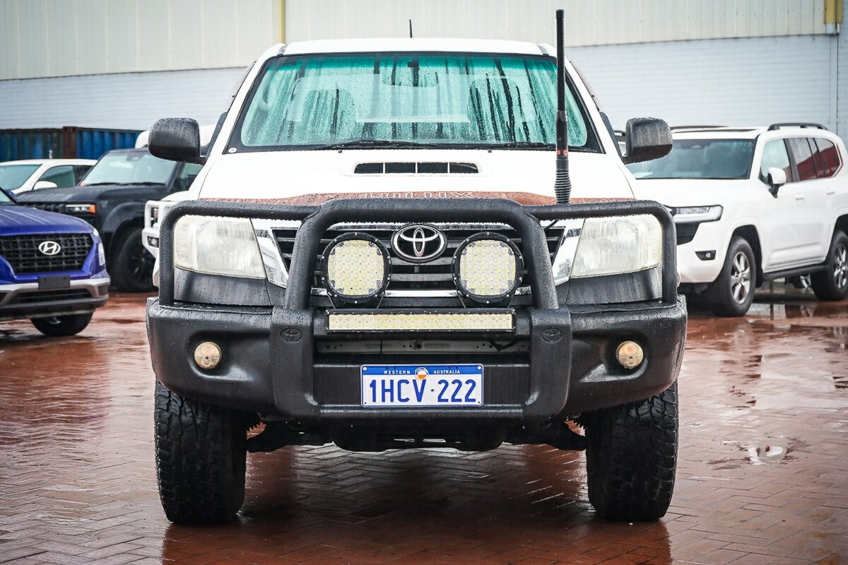 Toyota Hilux image 3