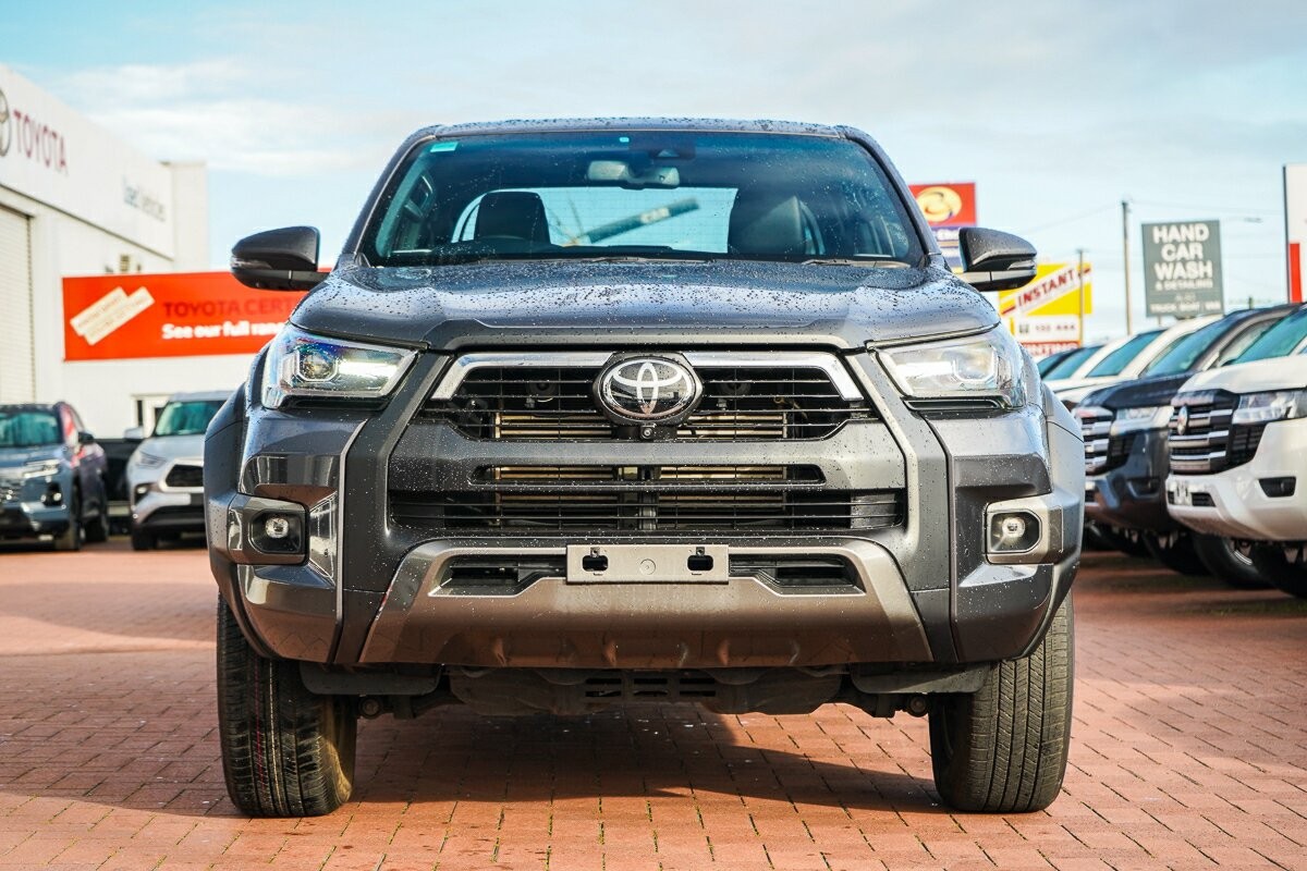 Toyota Hilux image 3