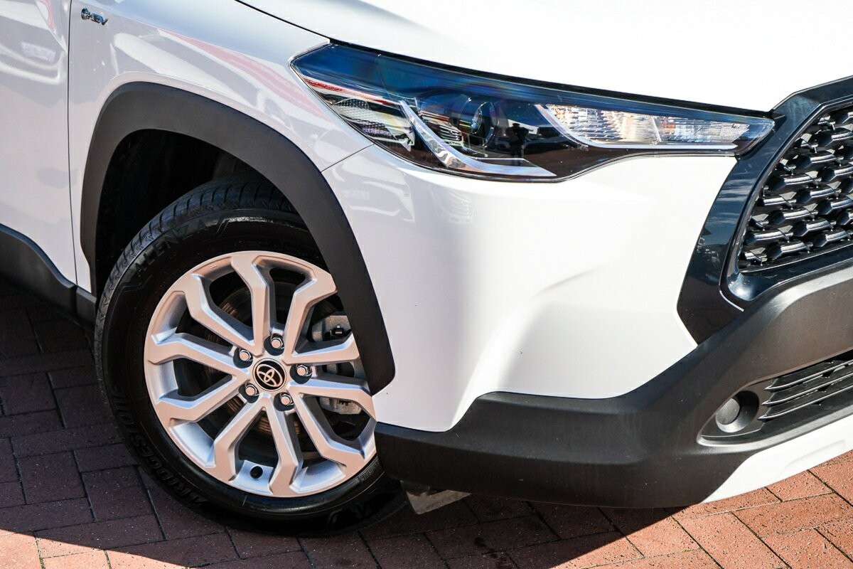 Toyota Corolla Cross image 2