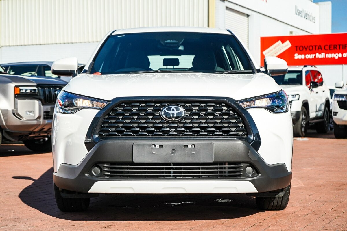 Toyota Corolla Cross image 3