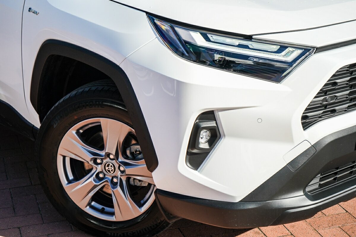 Toyota Rav4 image 2