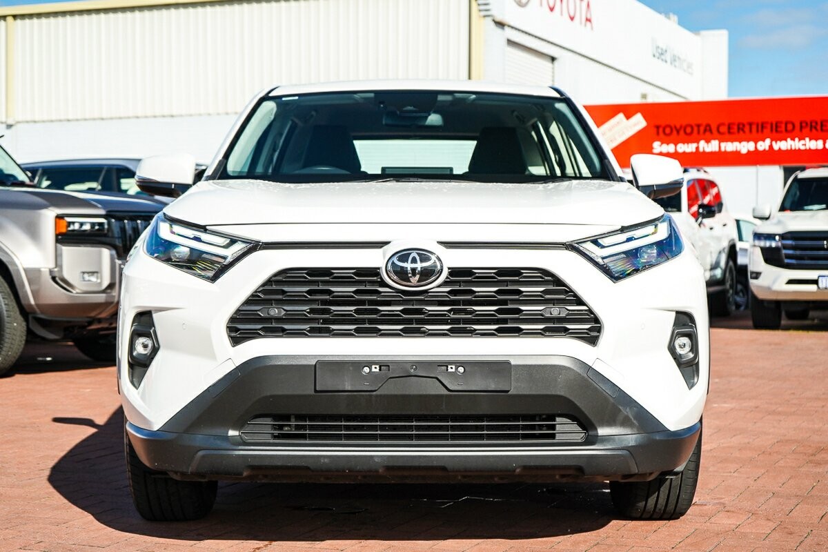 Toyota Rav4 image 3