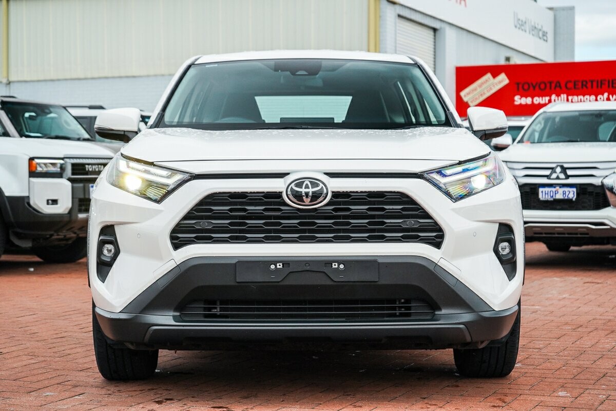Toyota Rav4 image 3