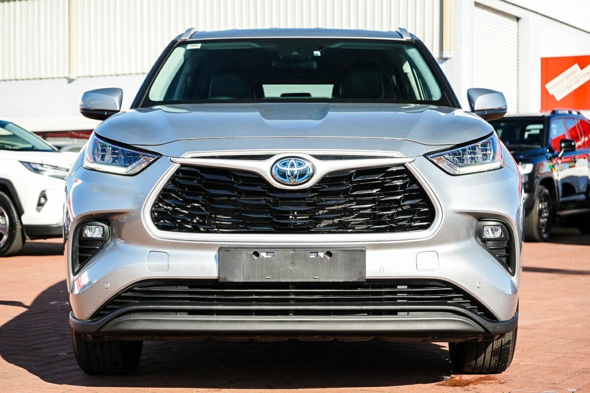 Toyota Kluger image 3