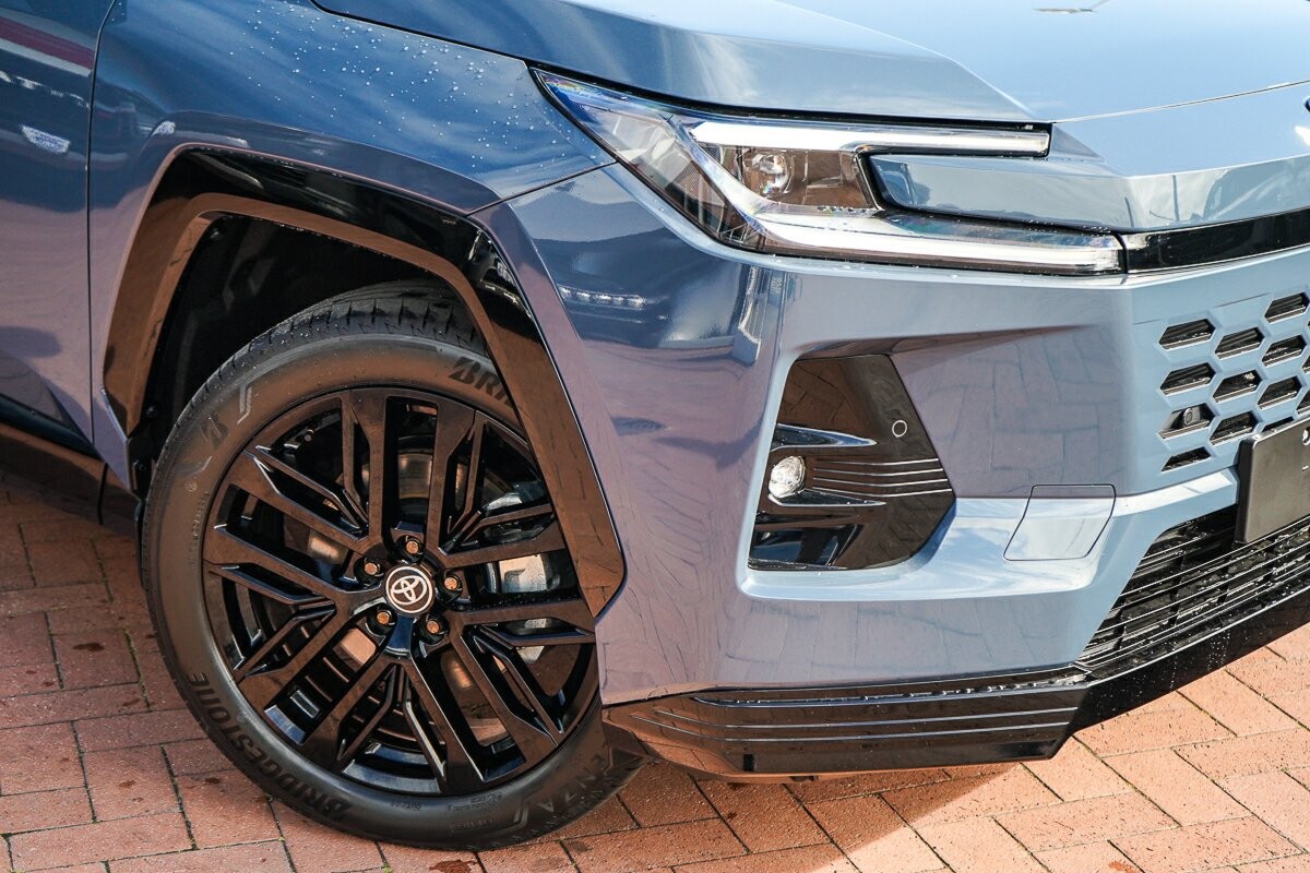 Toyota Rav4 image 2
