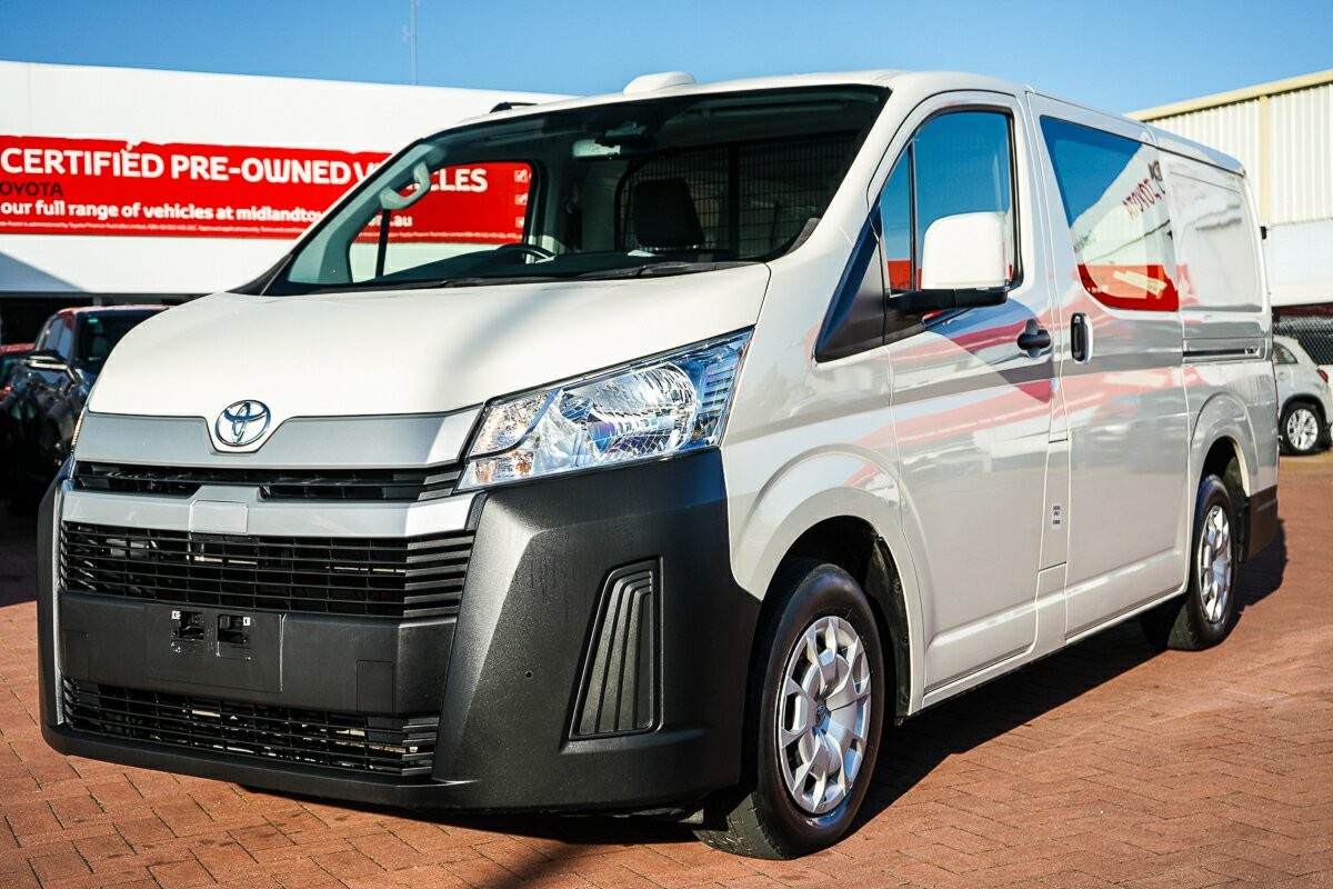 Toyota Hiace image 4