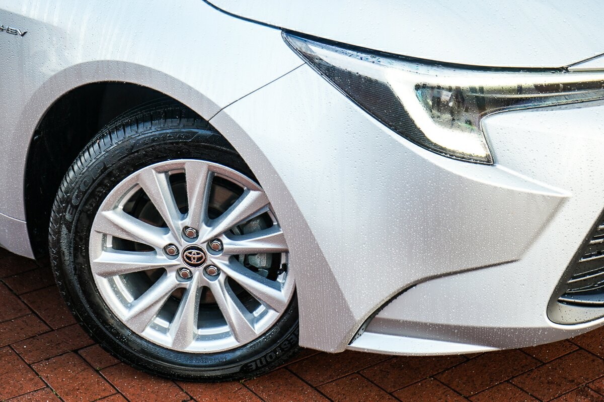 Toyota Corolla image 2