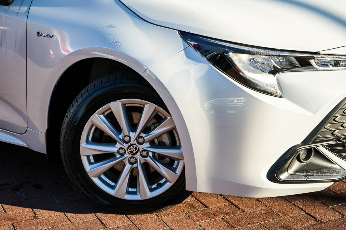 Toyota Corolla image 2