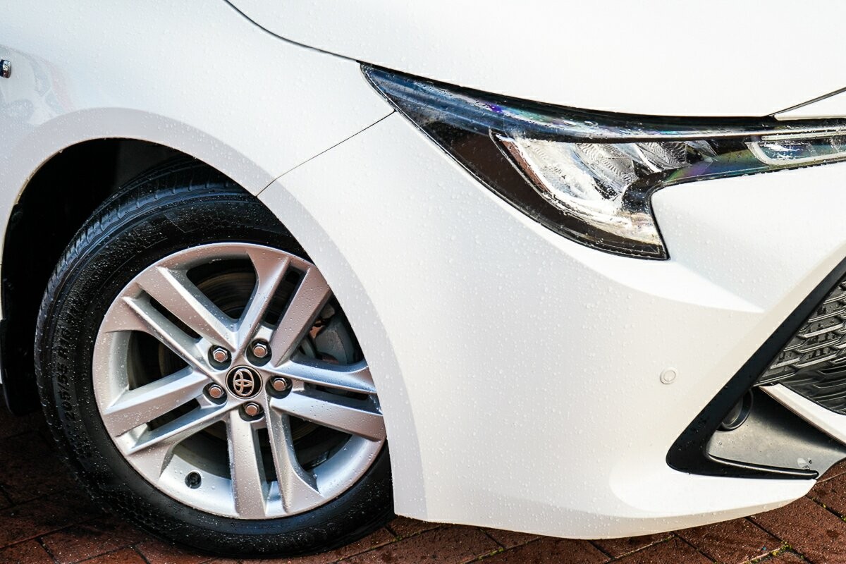 Toyota Corolla image 2
