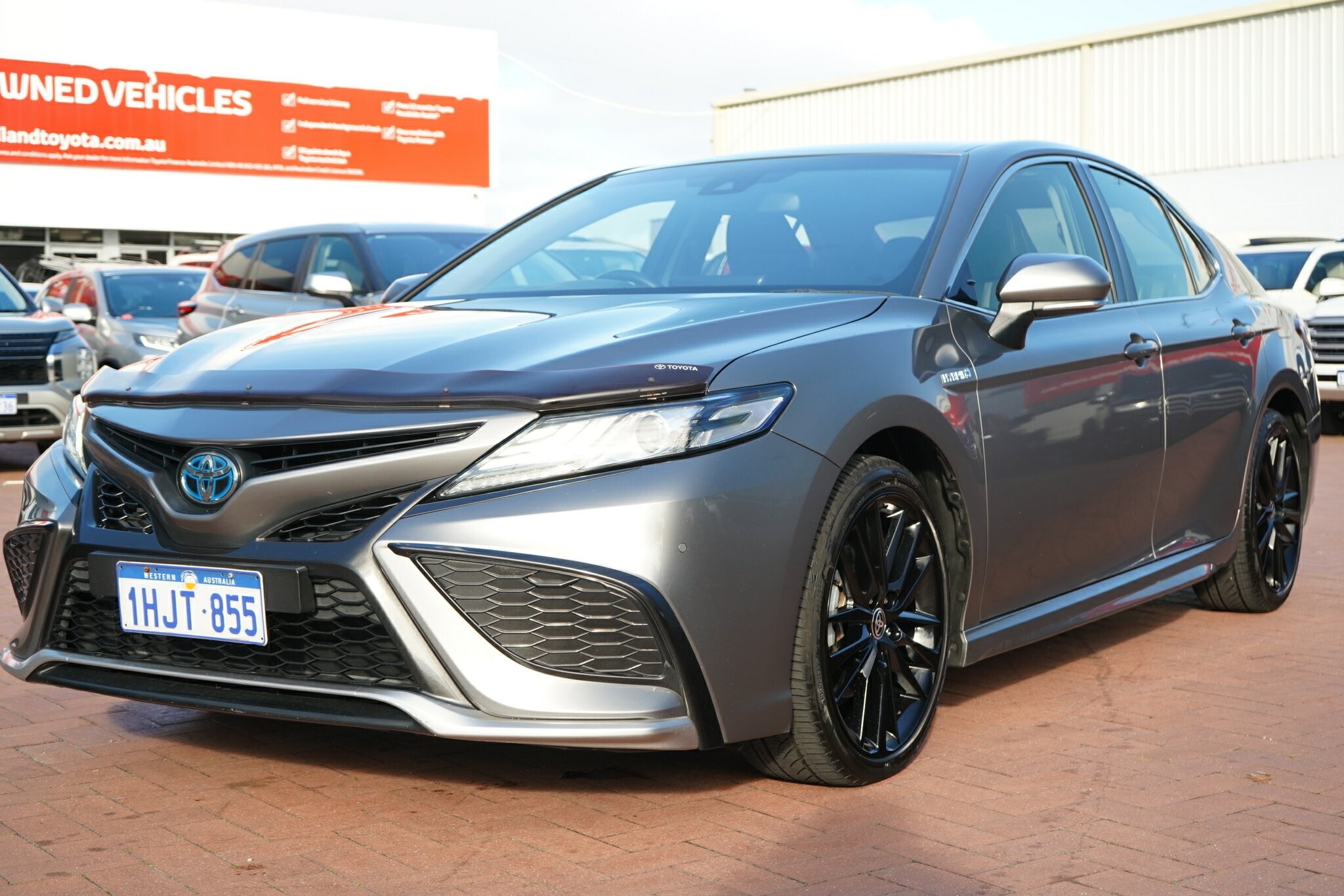 Toyota Camry image 4