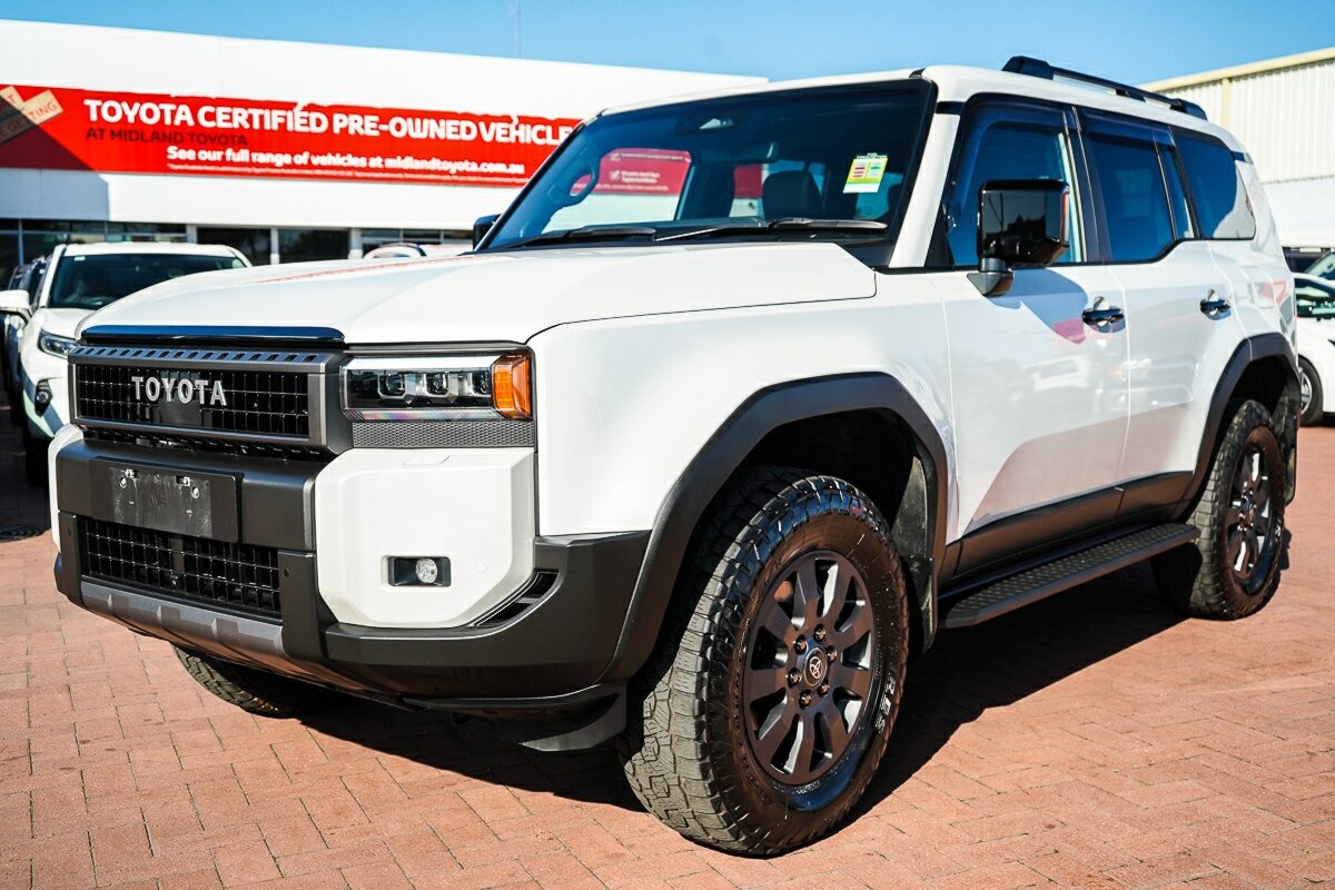 Toyota Landcruiser Prado image 4