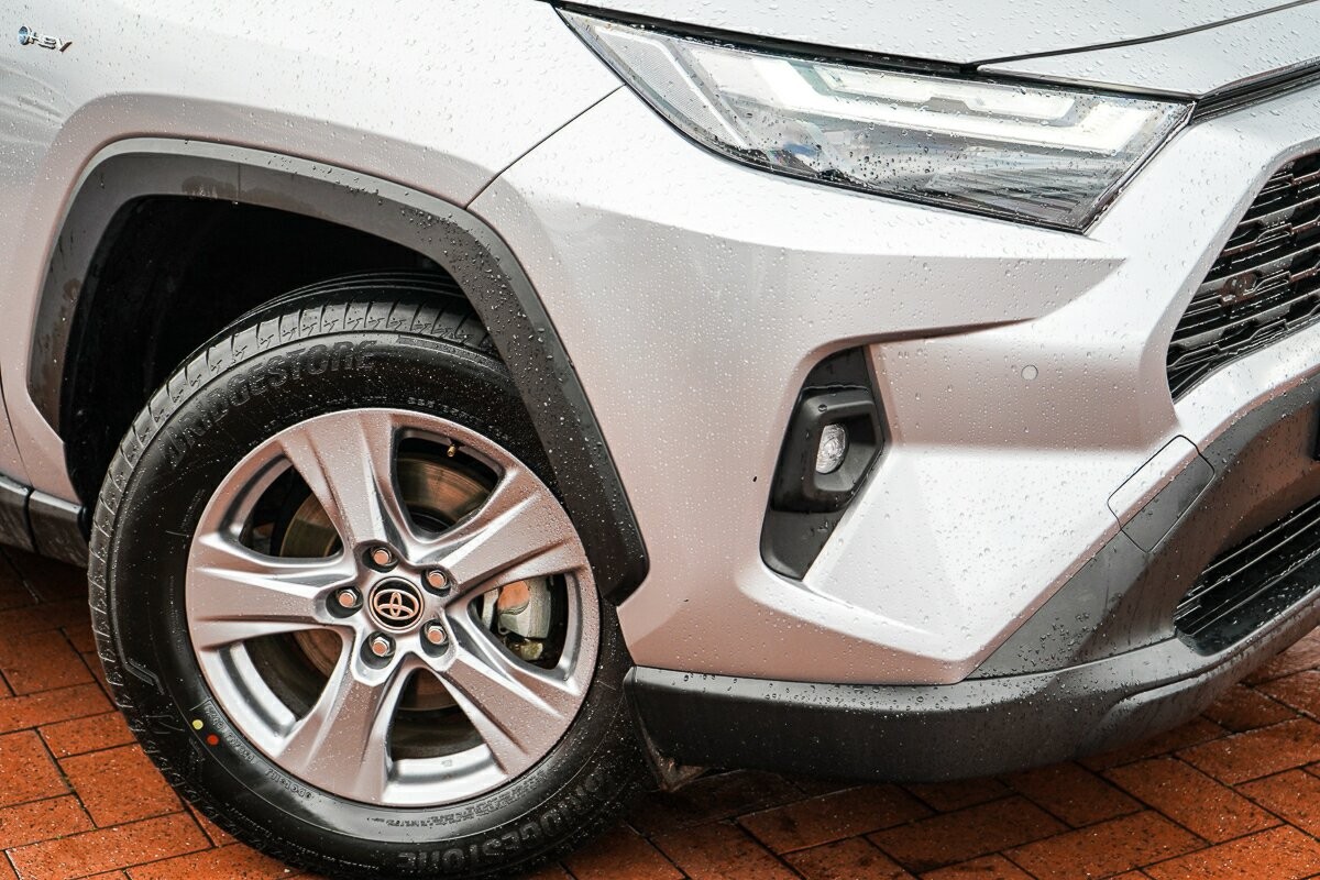 Toyota Rav4 image 2