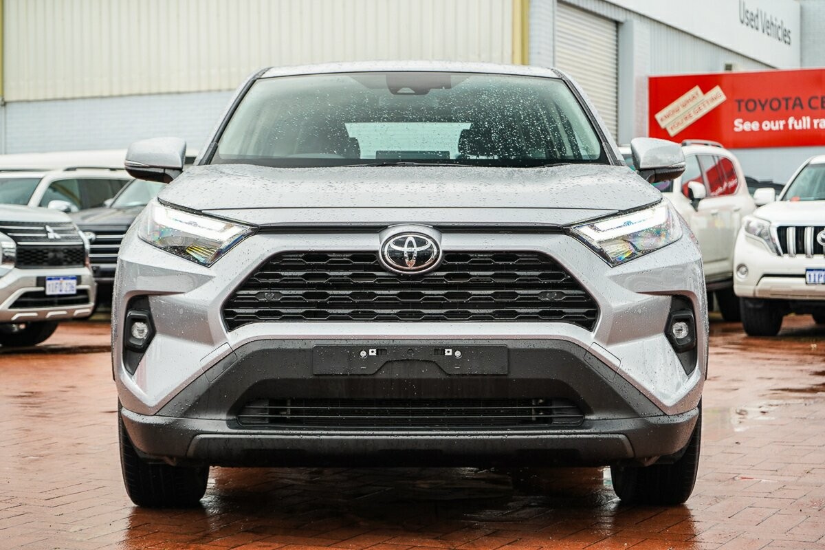 Toyota Rav4 image 3