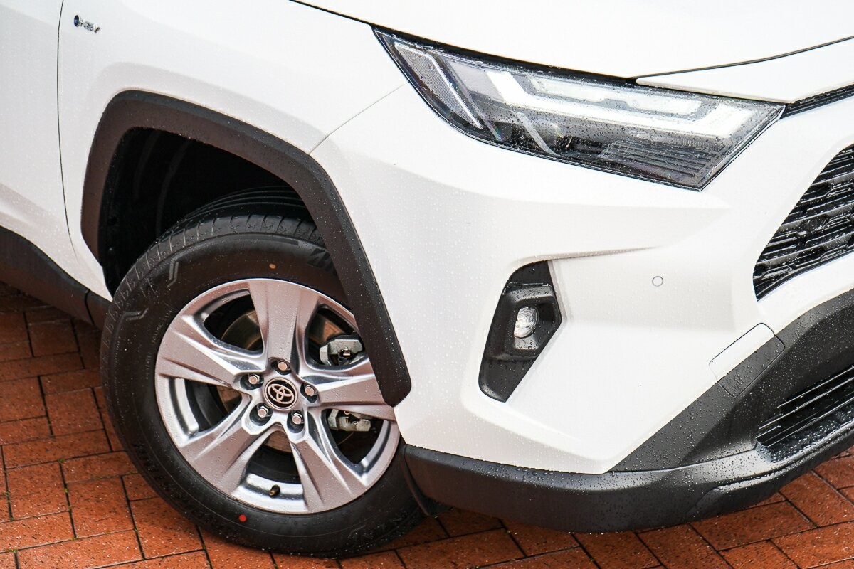 Toyota Rav4 image 2