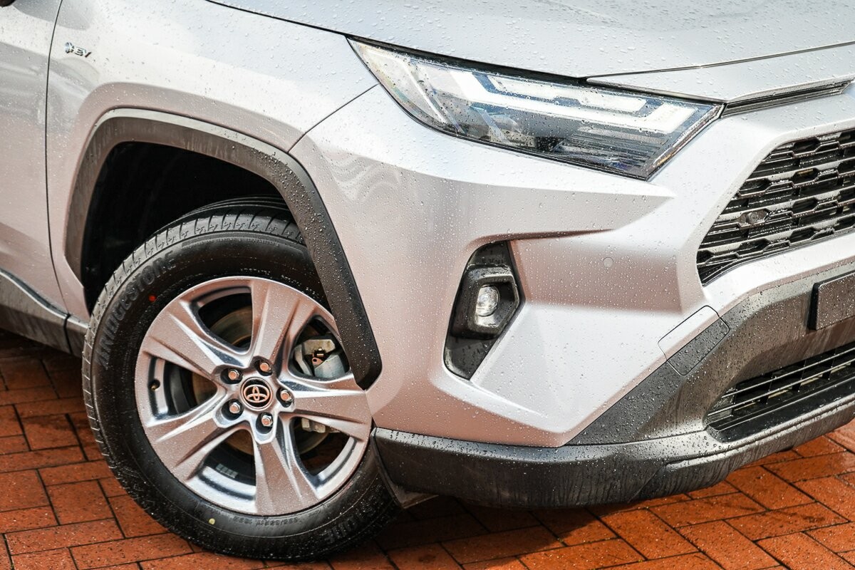 Toyota Rav4 image 2