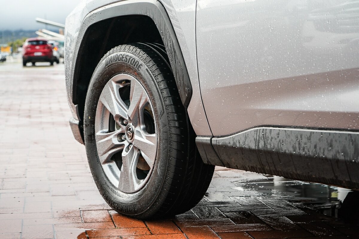 Toyota Rav4 image 4