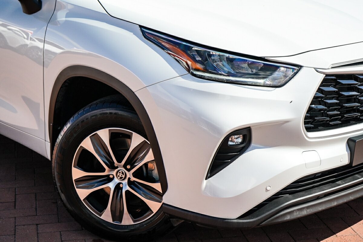 Toyota Kluger image 2