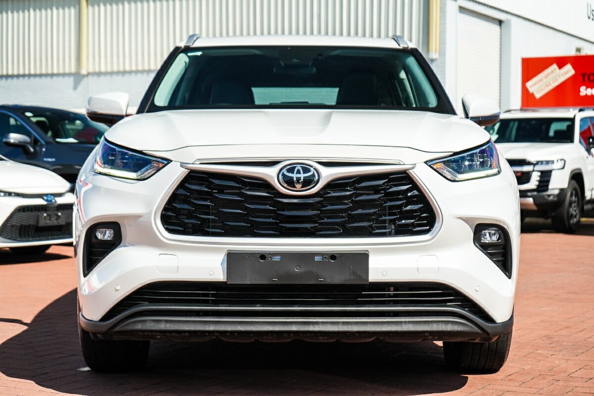 Toyota Kluger image 3
