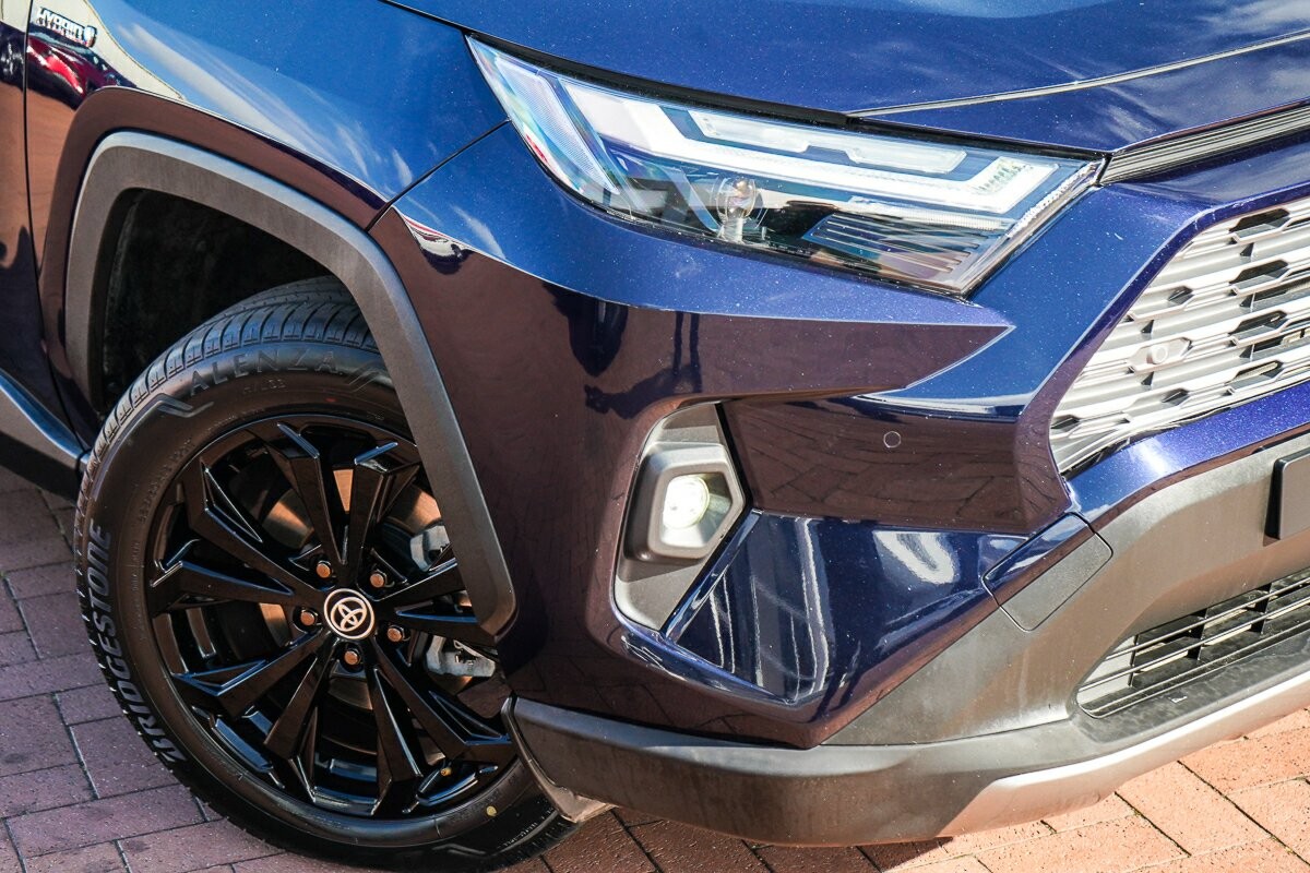 Toyota Rav4 image 2