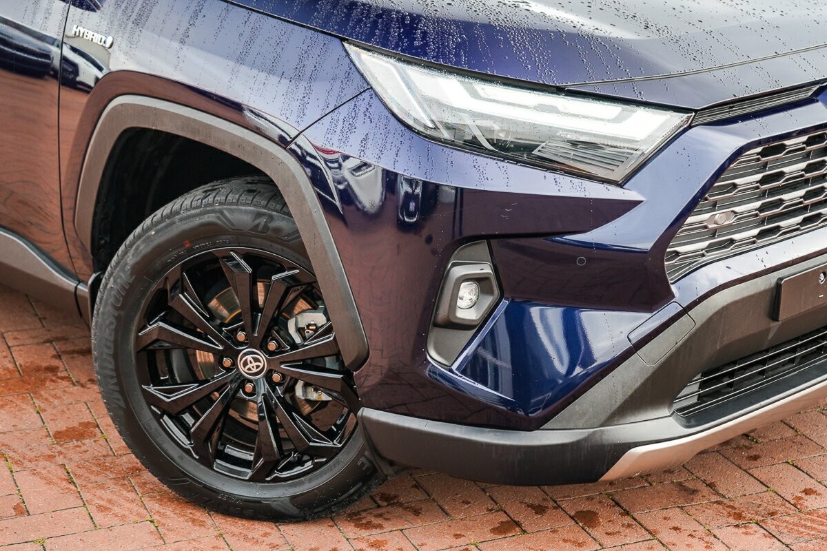 Toyota Rav4 image 2
