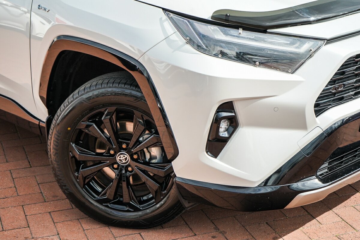 Toyota Rav4 image 2