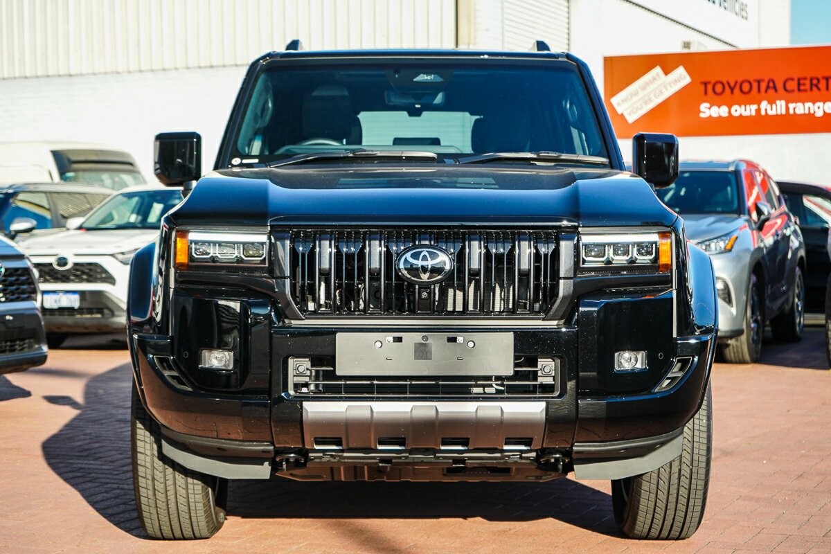 Toyota Landcruiser Prado image 3