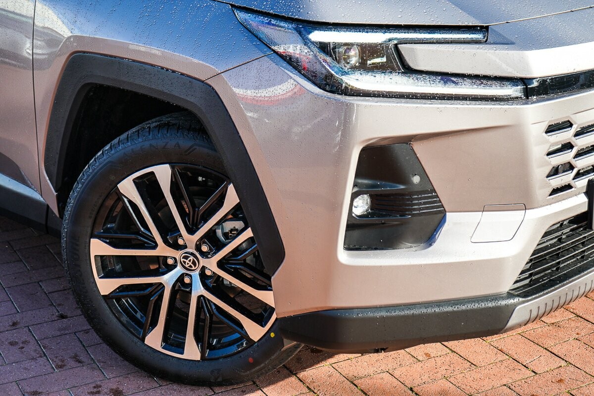 Toyota Rav4 image 2
