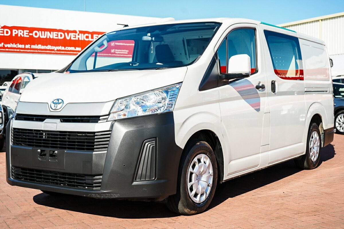 Toyota Hiace image 4