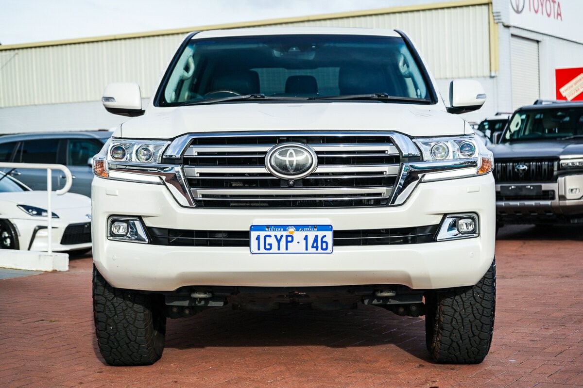 Toyota Landcruiser image 3