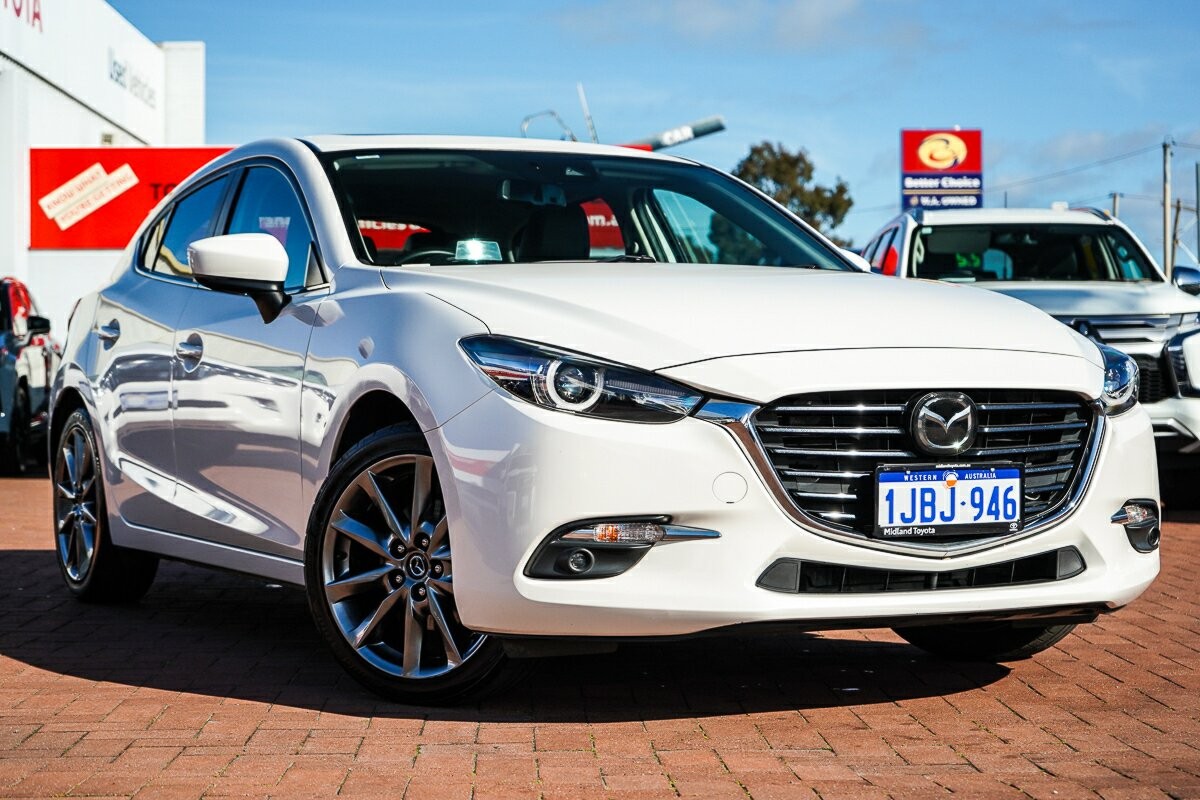 Mazda 3 image 1