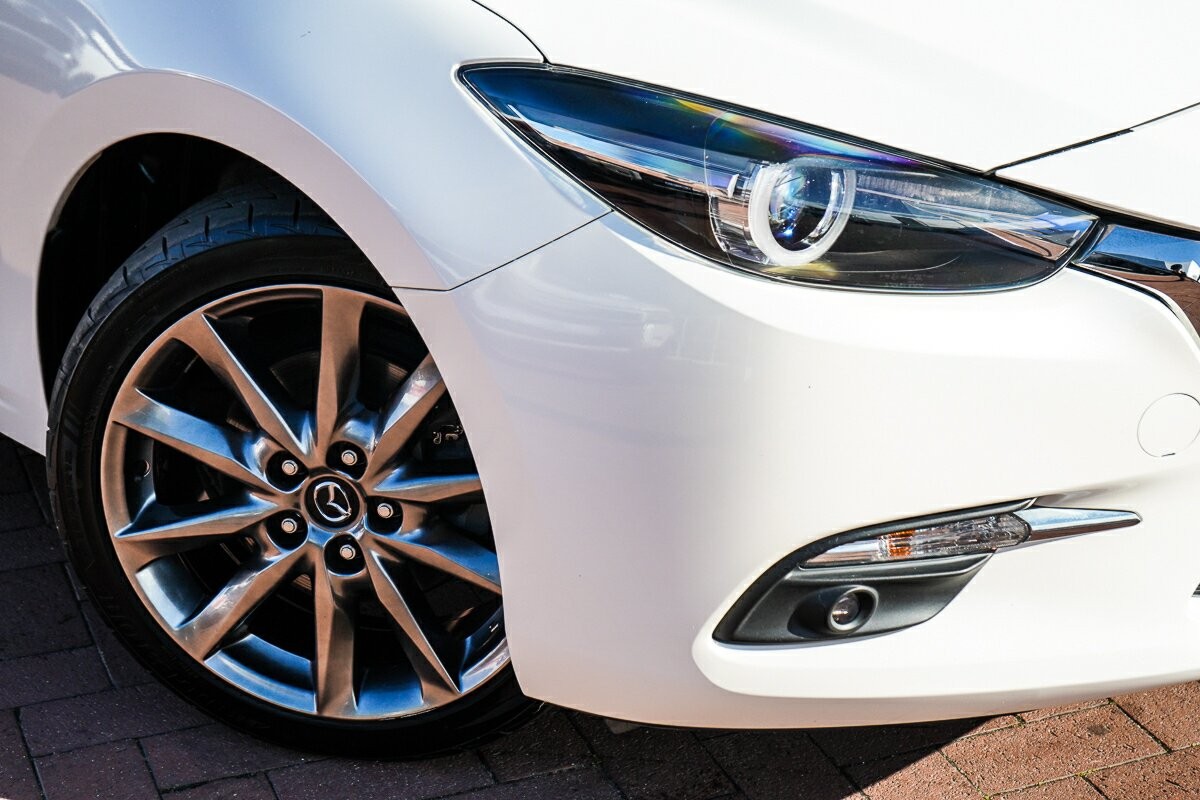 Mazda 3 image 2