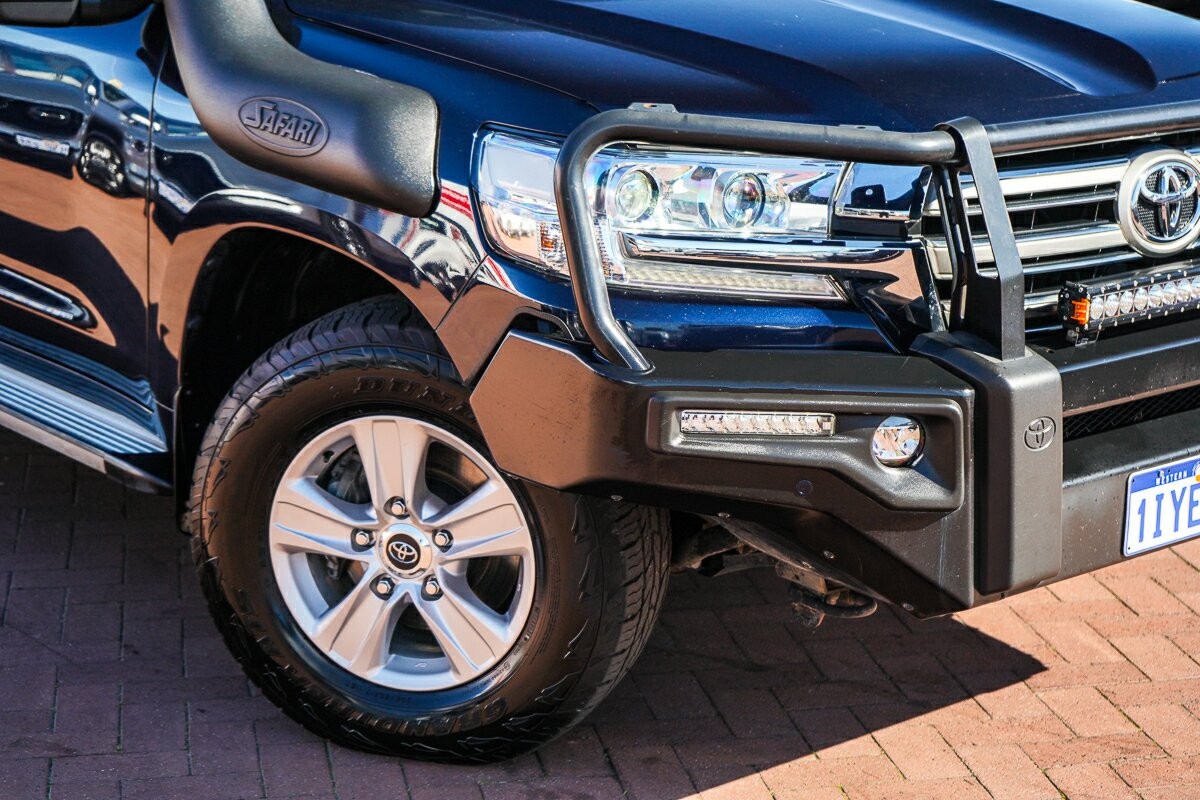 Toyota Landcruiser image 2