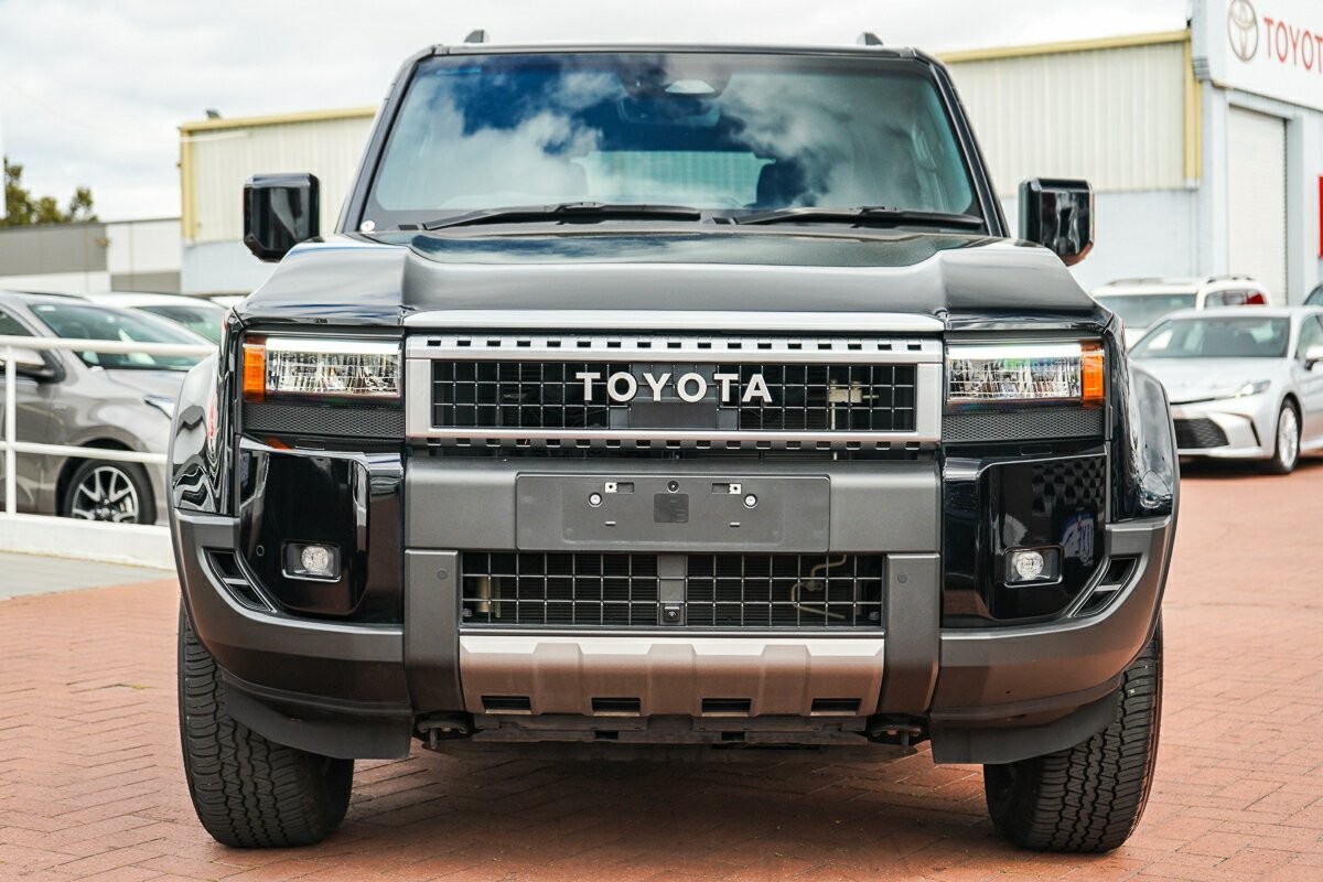 Toyota Landcruiser Prado image 3