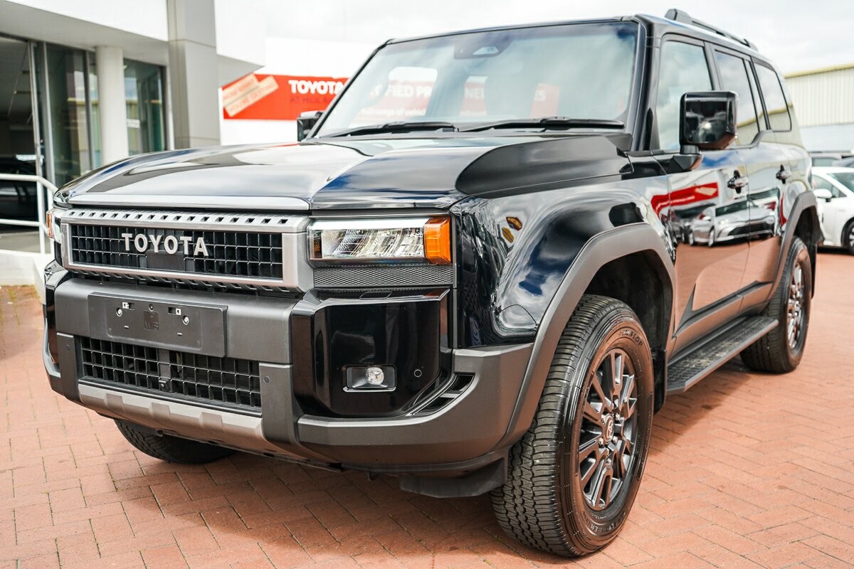 Toyota Landcruiser Prado image 4