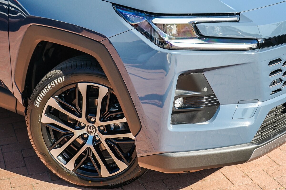 Toyota Rav4 image 2