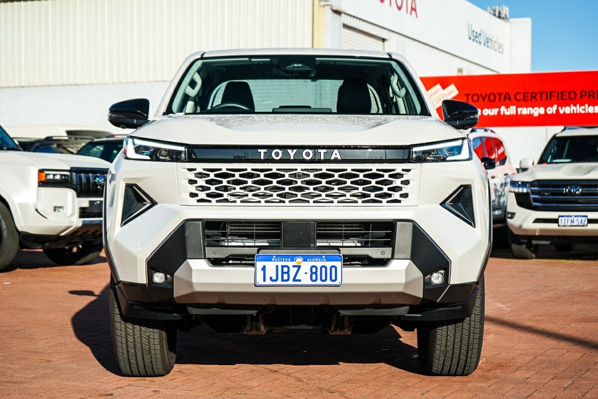 Toyota Hilux image 3